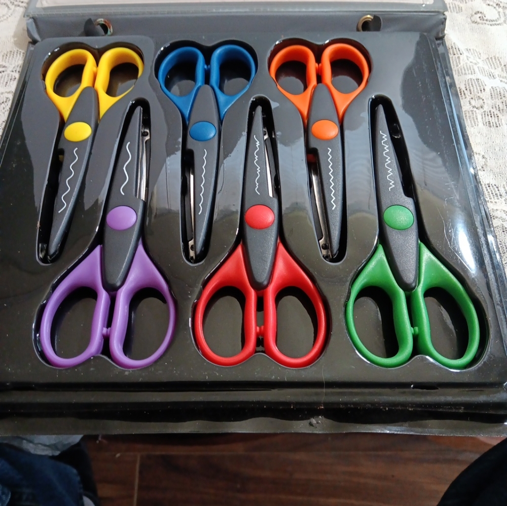 Sassy scissors